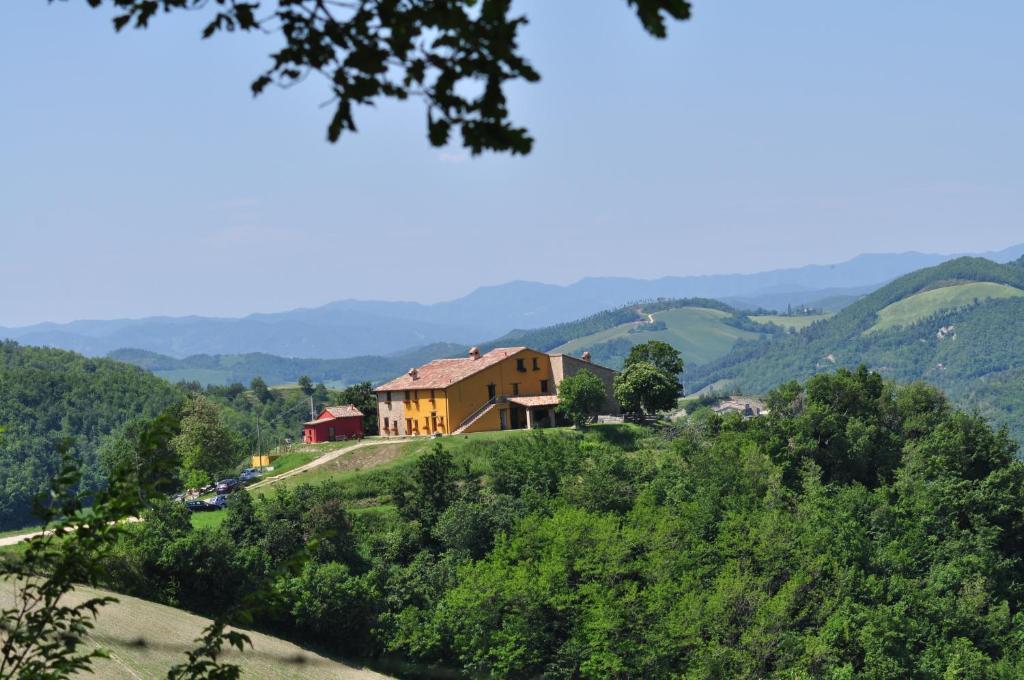 Girfalco Country House Bed & Breakfast Урбино Екстериор снимка