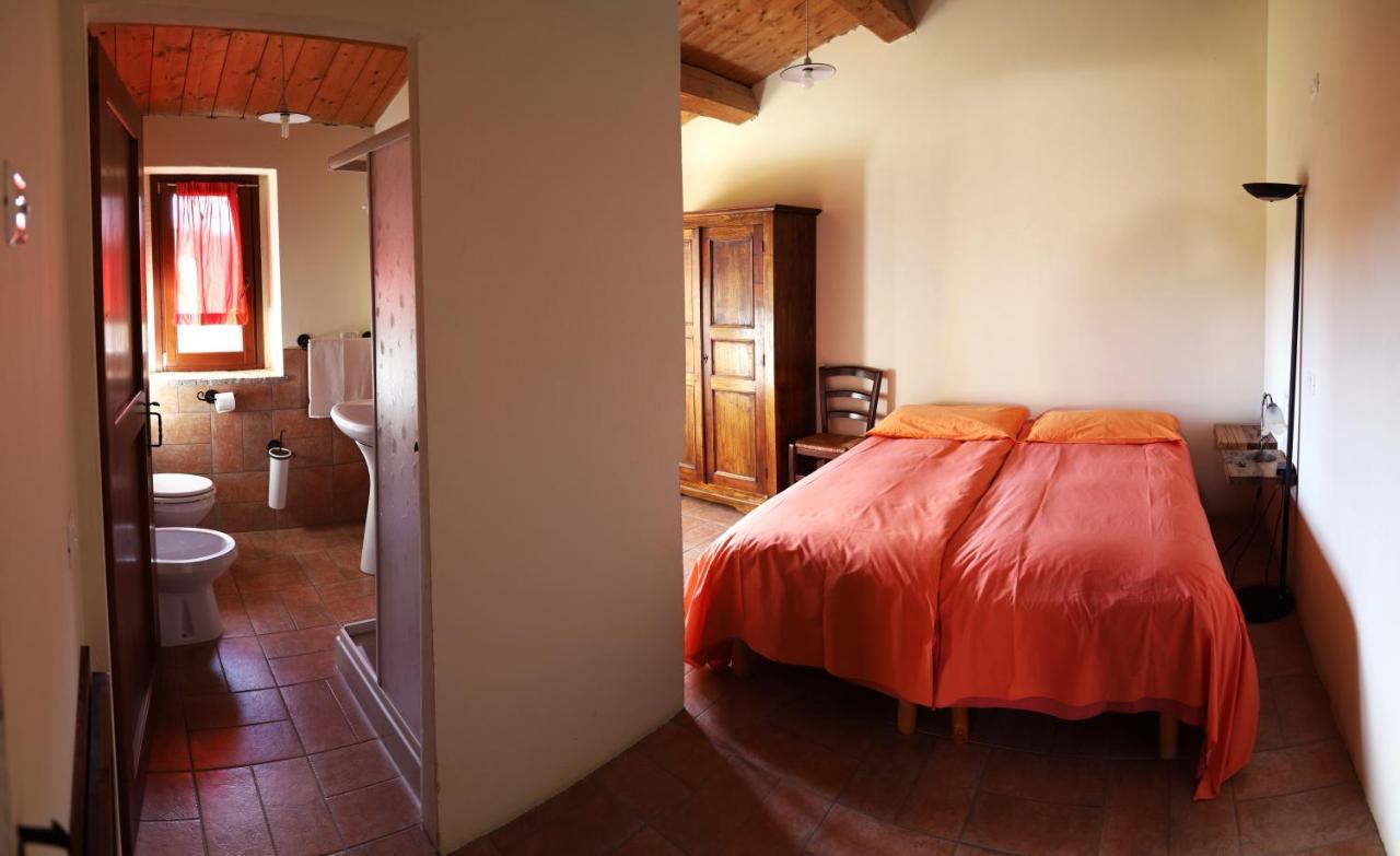 Girfalco Country House Bed & Breakfast Урбино Екстериор снимка